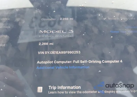 2025 Tesla Model 3 Long Range Rear-Wheel Drive z USA, uszkodzony, nr VIN 5YJ3E1EA9SF990253